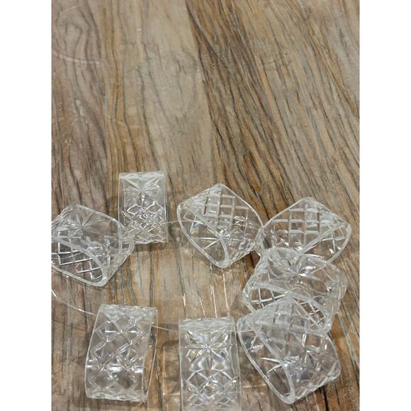 Vintage Clear Acrylic Napkin Rings – Set of 8 Made in Hong Kong - Picture 1 of 6